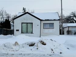 46 St Vital Road  Winnipeg, MB R2M 1Z3