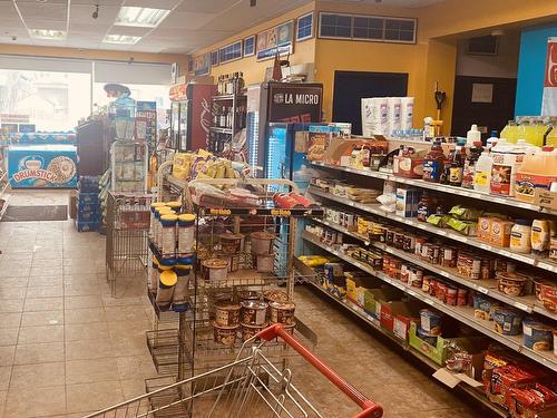 Commerce - 82 Boul. Ste-Madeleine, Trois-Rivières, QC 