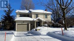 19 FARNHAM CRESCENT  Ottawa, ON K1K 0E9