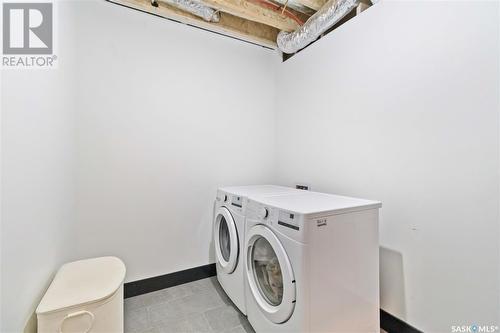 359 Mcarthur Crescent, Saskatoon, SK - Indoor Photo Showing Laundry Room