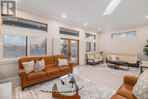 Ample windows and skylights - 586 Pleasant Park Road, Ottawa, ON - Indoor Photo Showing Living Room