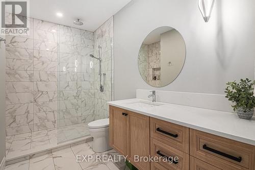 586 Pleasant Park Road, Ottawa, ON - Indoor Photo Showing Bathroom