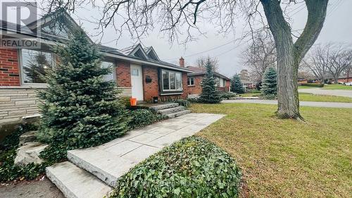 1288 De Quincy Crescent, Burlington, ON - Outdoor