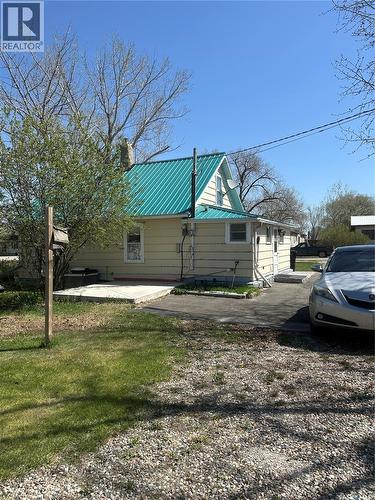 326 Taylor Street, Bienfait, SK - Outdoor