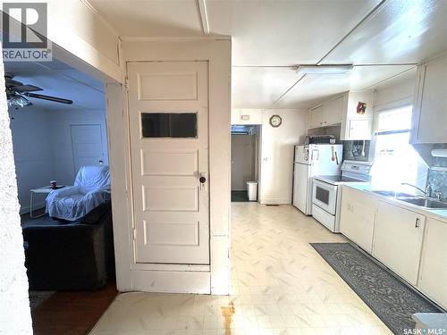 326 Taylor Street, Bienfait, SK - Indoor Photo Showing Kitchen