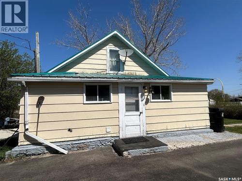 326 Taylor Street, Bienfait, SK - Outdoor