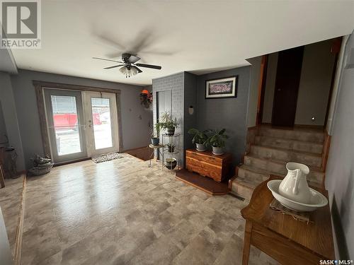 . Railway Avenue, Gladmar, SK - Indoor