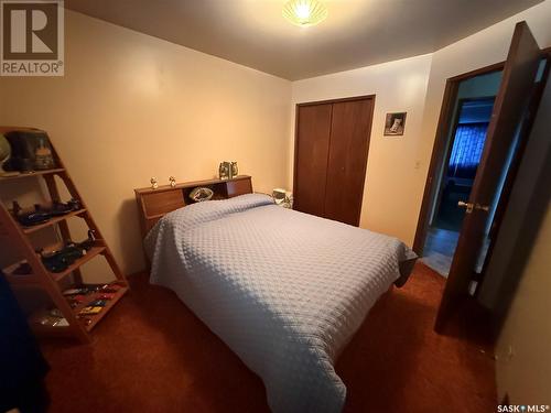 . Railway Avenue, Gladmar, SK - Indoor Photo Showing Bedroom