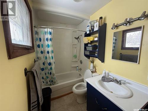 . Railway Avenue, Gladmar, SK - Indoor Photo Showing Bathroom