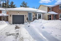 72 NEWCASTLE AVENUE  Ottawa, ON K2K 3B5