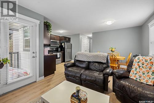 2650 Lacon Street, Regina, SK - Indoor Photo Showing Living Room