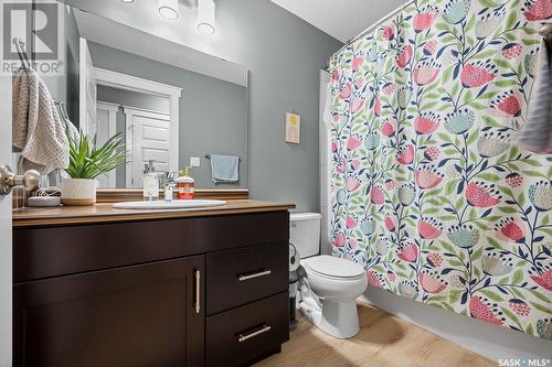 2650 Lacon Street, Regina, SK - Indoor Photo Showing Bathroom