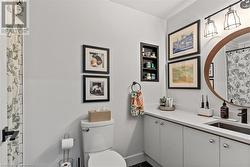 Main bathroom - 