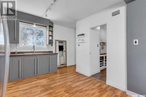 2515 Hanover Avenue, Saskatoon, SK - Indoor Photo Showing Kitchen