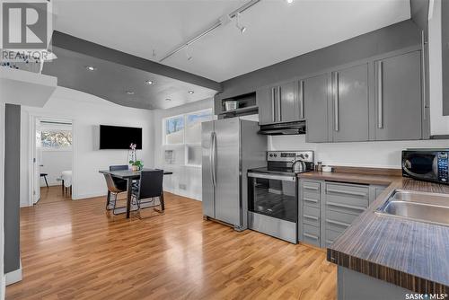 2515 Hanover Avenue, Saskatoon, SK - Indoor Photo Showing Kitchen With Double Sink