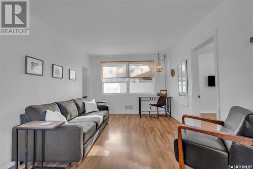 2515 Hanover Avenue, Saskatoon, SK - Indoor Photo Showing Living Room