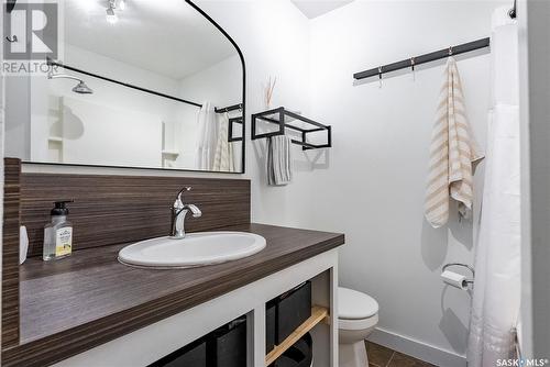 2515 Hanover Avenue, Saskatoon, SK - Indoor Photo Showing Bathroom