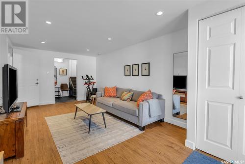 2515 Hanover Avenue, Saskatoon, SK - Indoor Photo Showing Living Room