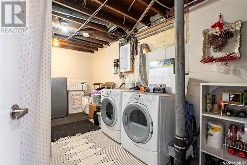 2515 Hanover Avenue, Saskatoon, SK - Indoor Photo Showing Laundry Room