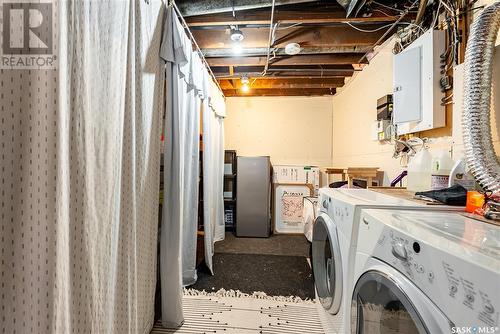 2515 Hanover Avenue, Saskatoon, SK - Indoor Photo Showing Laundry Room