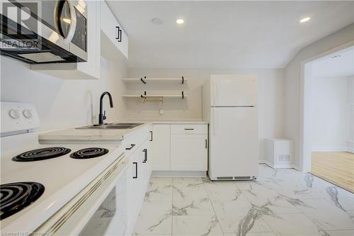 3355 King Street E, Kitchener, ON - Indoor Photo Showing Kitchen With Double Sink