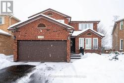 552 FARWELL CRESCENT  Mississauga, ON L5R 2A6