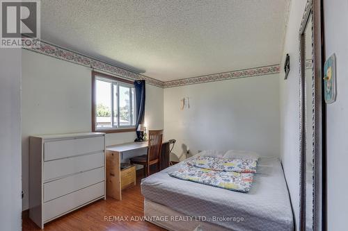 1384 Bentley Drive, London, ON - Indoor Photo Showing Bedroom