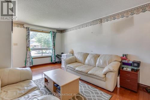 1384 Bentley Drive, London, ON - Indoor Photo Showing Living Room