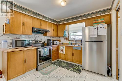 1384 Bentley Drive, London, ON - Indoor Photo Showing Kitchen