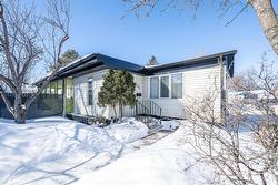 50 Springwood Drive  Winnipeg, MB R2N 1B5