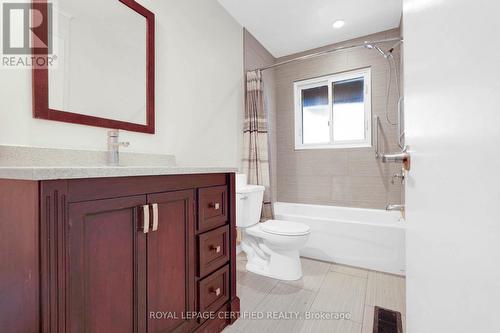 637 Ross Street, London, ON - Indoor Photo Showing Bathroom