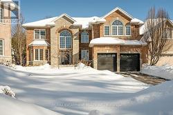 291 GLEN AFTON DRIVE  Burlington, ON L7L 1G8