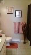 Main bath upstairs - 