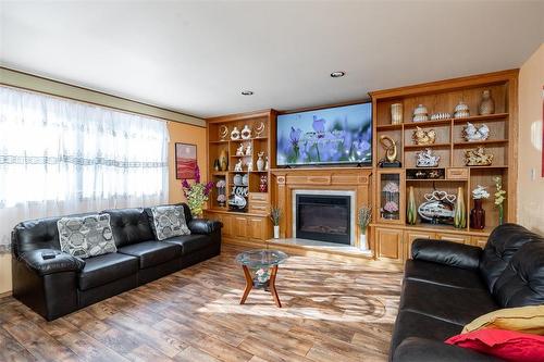 76 Ambergate Drive, Winnipeg, MB - Indoor Photo Showing Living Room With Fireplace