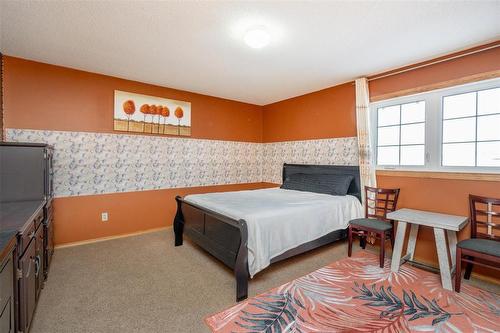 76 Ambergate Drive, Winnipeg, MB - Indoor Photo Showing Bedroom