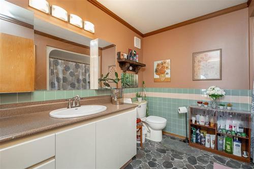 76 Ambergate Drive, Winnipeg, MB - Indoor Photo Showing Bathroom