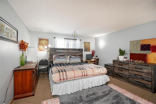 76 Ambergate Drive, Winnipeg, MB - Indoor Photo Showing Bedroom