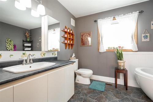 76 Ambergate Drive, Winnipeg, MB - Indoor Photo Showing Bathroom