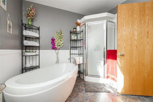 76 Ambergate Drive, Winnipeg, MB - Indoor Photo Showing Bathroom