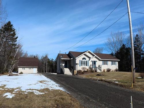 137 Whitney Maurice Drive, Enfield, NS 