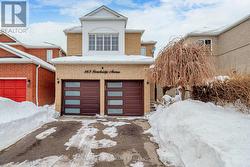 863 STONEBRIDGE AVENUE N  Mississauga, ON L5V 2L1