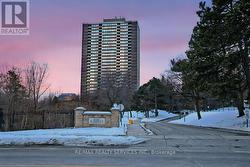 2808 - 3100 KIRWIN AVENUE  Mississauga, ON L5A 3S6