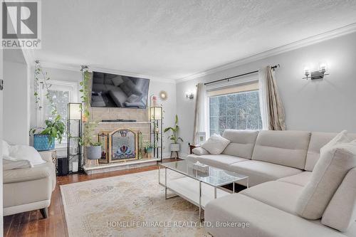 4 Glendale Avenue, London, ON - Indoor Photo Showing Living Room With Fireplace