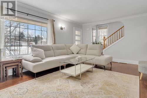 4 Glendale Avenue, London, ON - Indoor Photo Showing Living Room