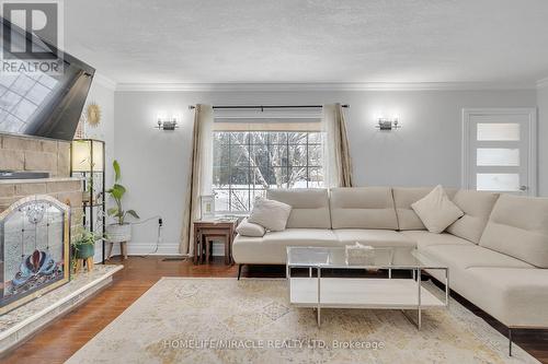 4 Glendale Avenue, London, ON - Indoor Photo Showing Living Room With Fireplace