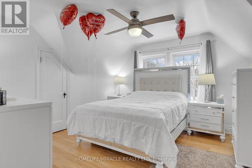 4 Glendale Avenue, London, ON - Indoor Photo Showing Bedroom