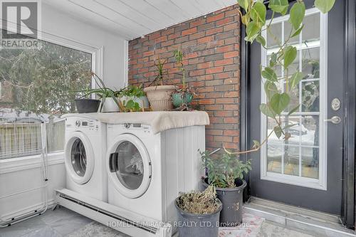 4 Glendale Avenue, London, ON - Indoor Photo Showing Laundry Room