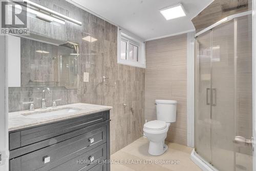 4 Glendale Avenue, London, ON - Indoor Photo Showing Bathroom