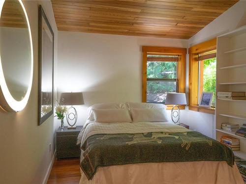 7909 Bedwell Dr, Pender Island, BC 