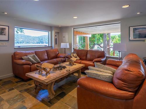 7909 Bedwell Dr, Pender Island, BC 